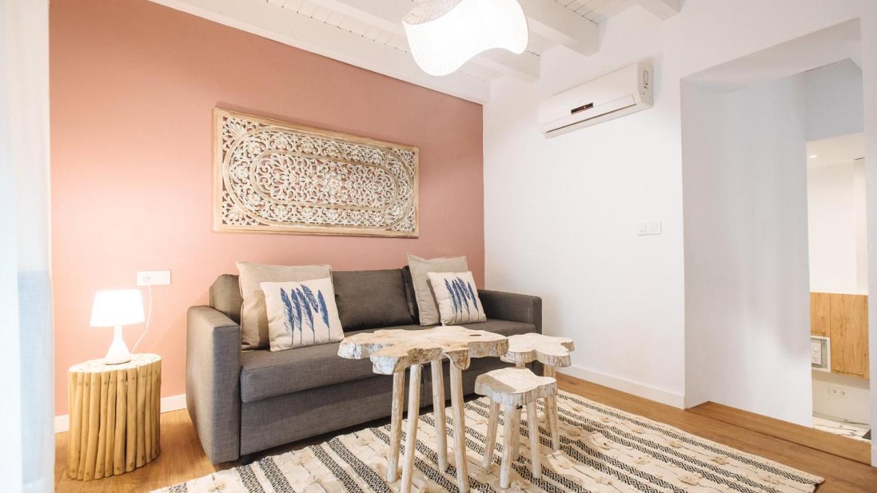 Lola De Triana Apartments Seville Exterior photo