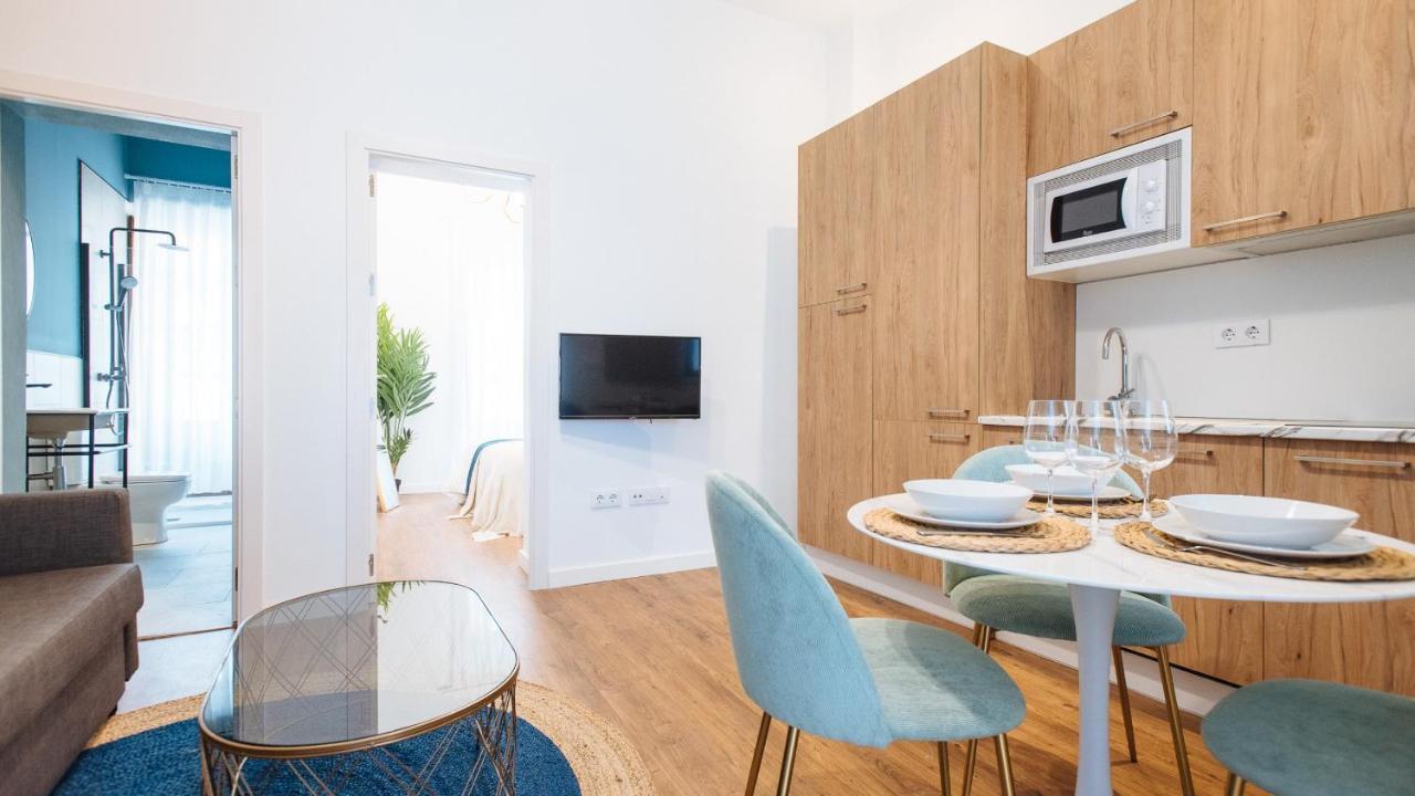 Lola De Triana Apartments Seville Exterior photo