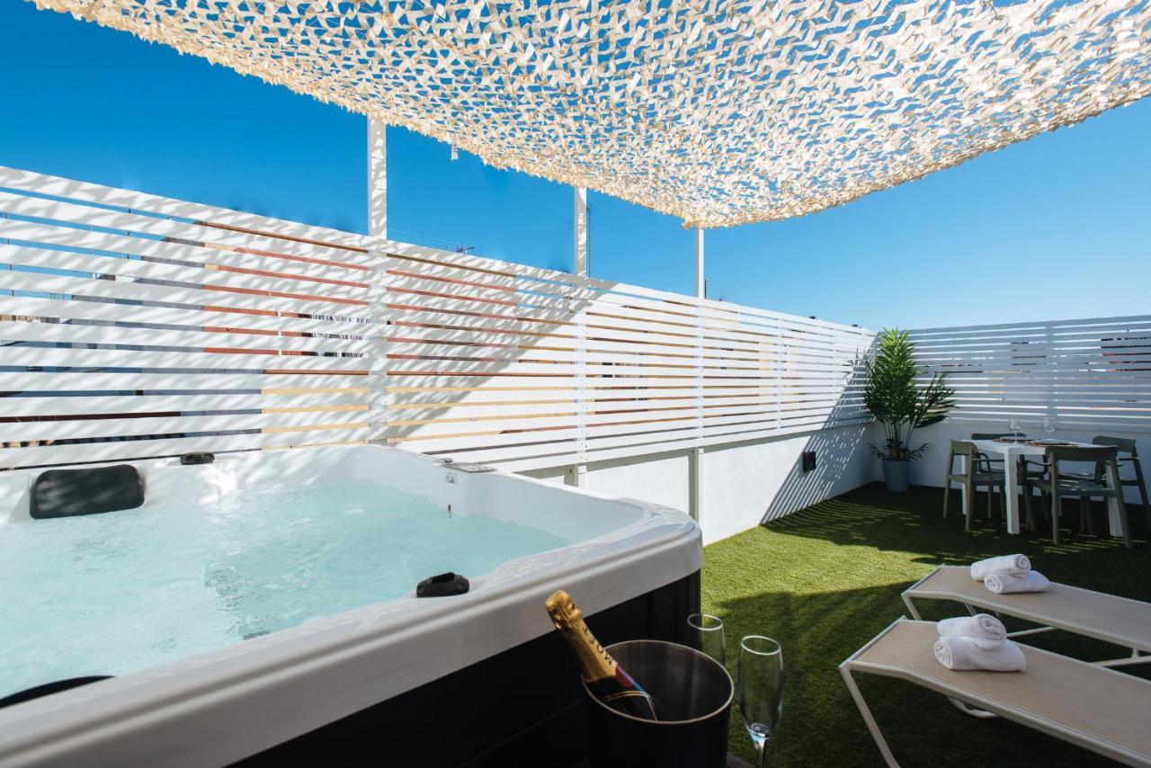 Lola De Triana Apartments Seville Exterior photo